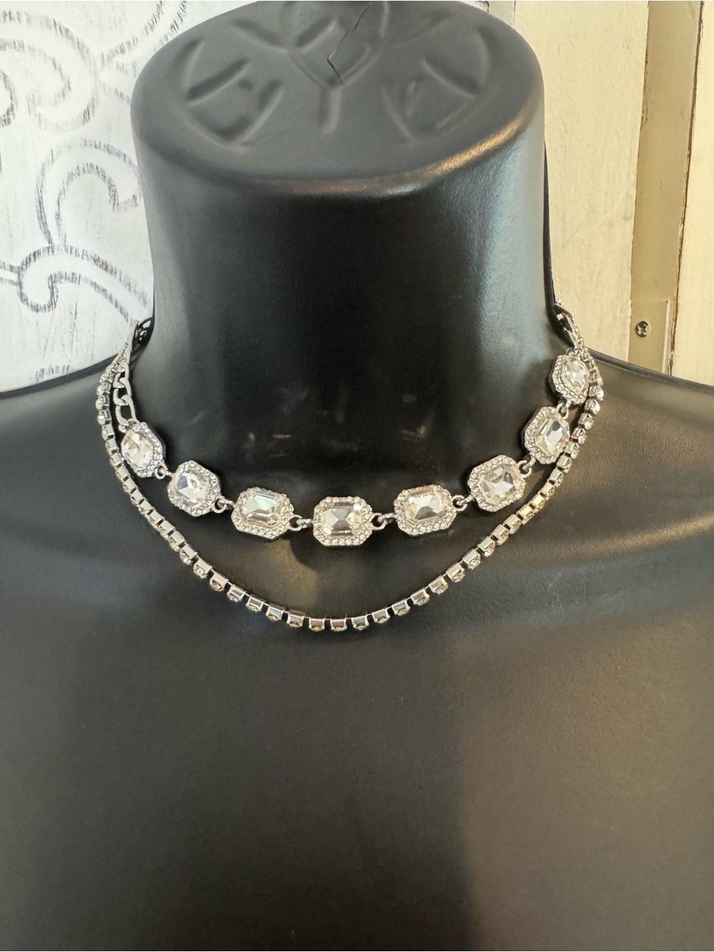 Elegant Silver Crystal Choker Necklace - Women Jewelry